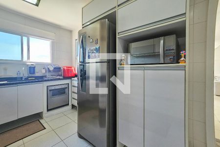 cozinha de apartamento para alugar com 3 quartos, 158m² em Parque Enseada, Guarujá