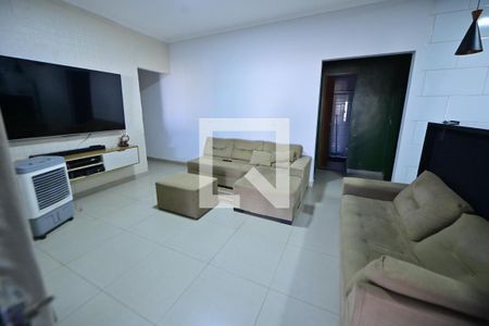Sala de casa para alugar com 4 quartos, 115m² em Parque Tremendao, Goiânia