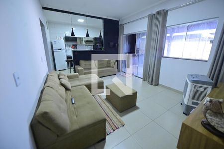 Sala de casa para alugar com 4 quartos, 115m² em Parque Tremendao, Goiânia