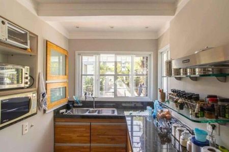 Casa à venda com 4 quartos, 200m² em Jardim São Paulo, São Paulo