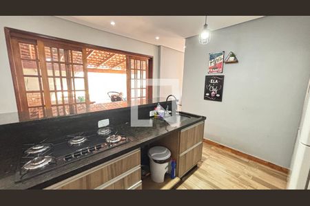 Cozinha de casa à venda com 2 quartos, 178m² em Condomínio Maracanã, Santo André