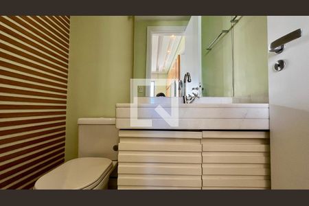 Lavabo de apartamento para alugar com 2 quartos, 115m² em Cerqueira César, São Paulo