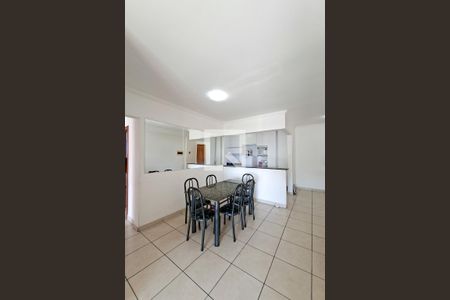 Sala de apartamento para alugar com 3 quartos, 104m² em Guilhermina, Praia Grande