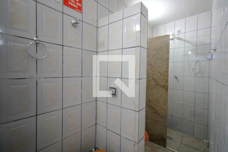 Banheiro de kitnet/studio para alugar com 1 quarto, 20m² em Liberdade, Belo Horizonte