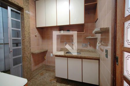 Cozinha de apartamento à venda com 3 quartos, 90m² em Centro, Belo Horizonte