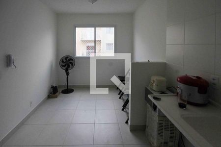 Cozinha e Área de Serviço de apartamento para alugar com 2 quartos, 32m² em Vila Ema, São Paulo
