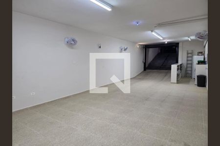 GARAGEM de casa à venda com 3 quartos, 270m² em Vila Oratorio, São Paulo