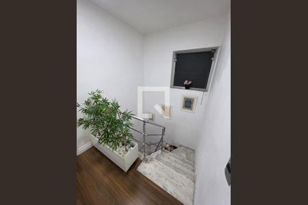 ESCADA de casa à venda com 3 quartos, 270m² em Vila Oratorio, São Paulo