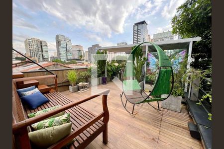 Casa à venda com 3 quartos, 200m² em Vila Olímpia, São Paulo