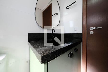 Banheiro de apartamento à venda com 2 quartos, 59m² em Vila Ré, São Paulo