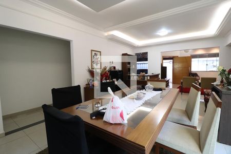Sala de casa para alugar com 3 quartos, 301m² em Jardim Karaíba, Uberlândia