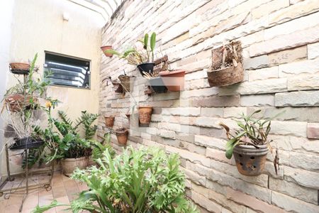 Jardim de Inverno de casa para alugar com 3 quartos, 301m² em Jardim Karaíba, Uberlândia