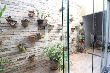 Jardim de Inverno de casa para alugar com 3 quartos, 301m² em Jardim Karaíba, Uberlândia