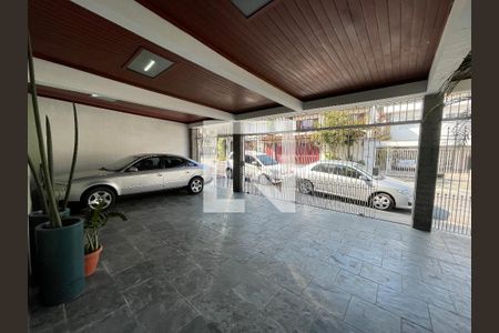Garagem de casa para alugar com 5 quartos, 270m² em Vila Albano, São Paulo