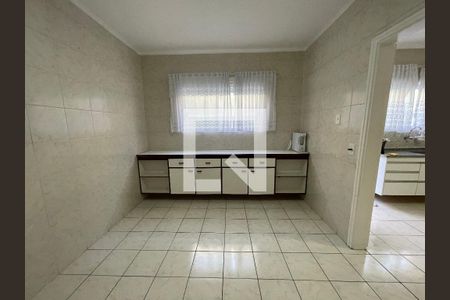 Cozinha de casa para alugar com 5 quartos, 270m² em Vila Albano, São Paulo