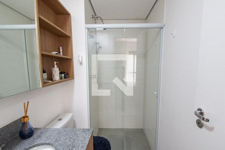Banheiro de kitnet/studio para alugar com 1 quarto, 27m² em Liberdade, São Paulo