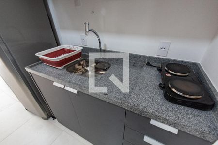 Cozinha de kitnet/studio para alugar com 1 quarto, 27m² em Liberdade, São Paulo