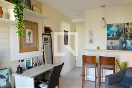 Sala de apartamento para alugar com 2 quartos, 50m² em Recreio dos Bandeirantes, Rio de Janeiro