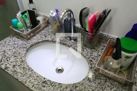 Banheiro de apartamento à venda com 3 quartos, 64m² em Jardim Parque Morumbi, São Paulo