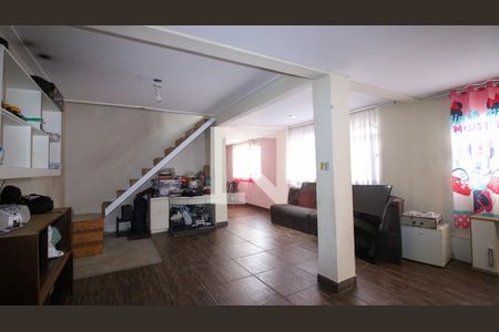 Sala (inferior) de casa à venda com 3 quartos, 150m² em Vila Nova York, São Paulo