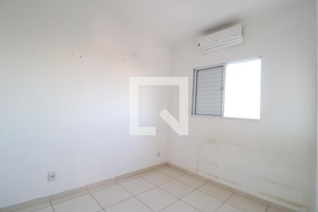Quarto 2 de apartamento para alugar com 2 quartos, 50m² em Dona Zulmira, Uberlândia