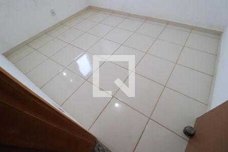 Quarto 1 de apartamento para alugar com 2 quartos, 50m² em Dona Zulmira, Uberlândia