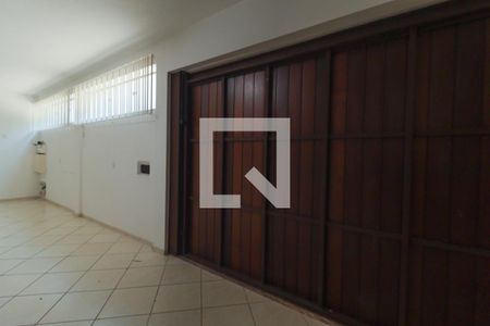 Garagem de casa à venda com 4 quartos, 277m² em Jardim Messina, Jundiaí