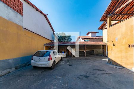 Quintal de casa à venda com 3 quartos, 250m² em Nova Cintra, Belo Horizonte