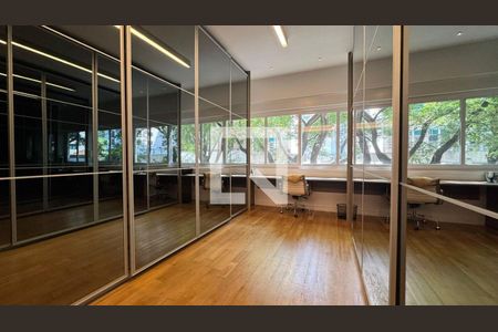 Apartamento à venda com 2 quartos, 230m² em Bela Vista, São Paulo