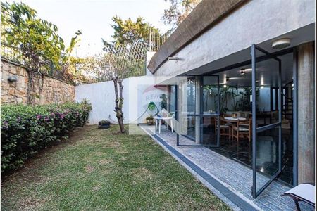 Casa à venda com 4 quartos, 430m² em Fazenda Morumbi, São Paulo