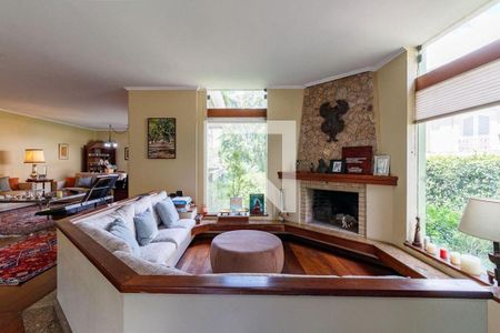 Casa à venda com 5 quartos, 671m² em Jardim Leonor, São Paulo