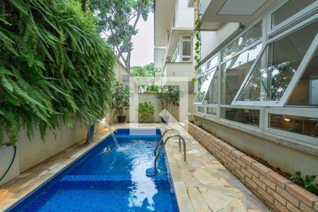 Casa à venda com 4 quartos, 473m² em Chácara Monte Alegre, São Paulo