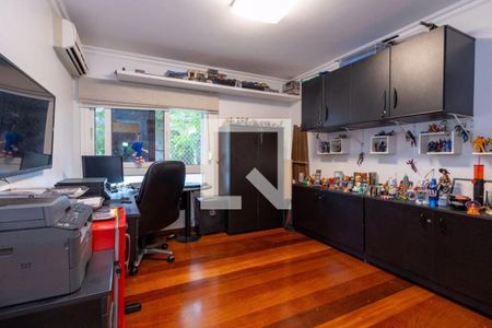 Casa à venda com 4 quartos, 473m² em Chácara Monte Alegre, São Paulo