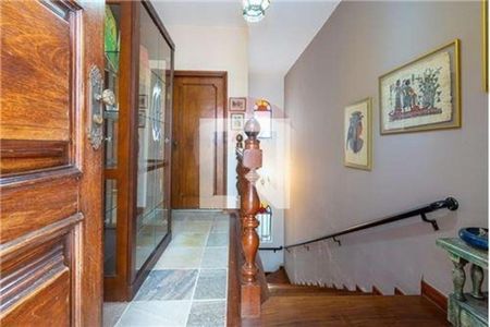 Casa à venda com 4 quartos, 270m² em Vila Sonia, São Paulo