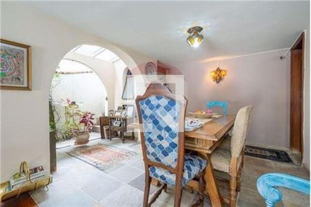 Casa à venda com 4 quartos, 270m² em Vila Sonia, São Paulo