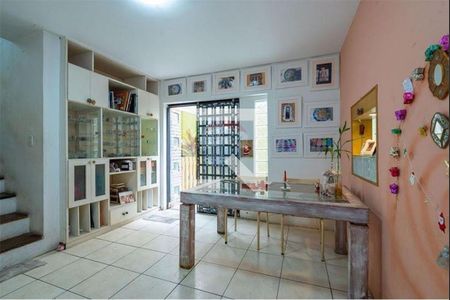 Casa à venda com 3 quartos, 168m² em Vila Sonia, São Paulo