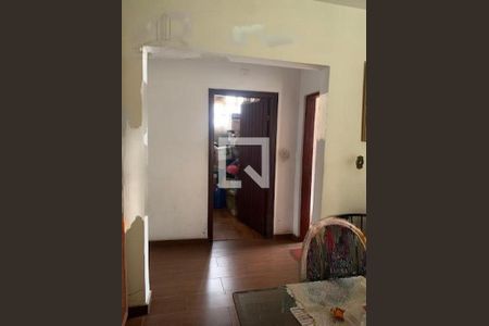 Casa à venda com 4 quartos, 200m² em Butantã, São Paulo