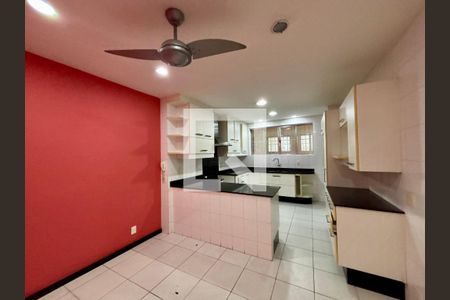 Cozinha de apartamento à venda com 4 quartos, 280m² em Copacabana, Rio de Janeiro