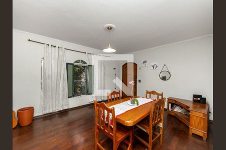 Casa à venda com 3 quartos, 180m² em Vila Mesquita, São Paulo