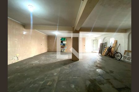 Casa à venda com 3 quartos, 180m² em Vila Mesquita, São Paulo