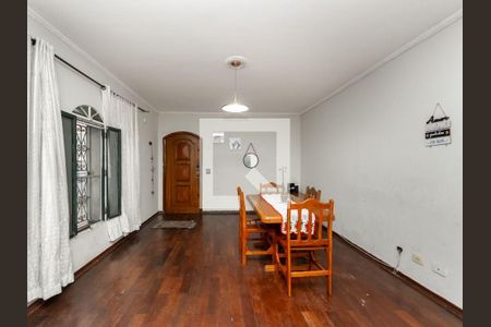 Casa à venda com 3 quartos, 180m² em Vila Mesquita, São Paulo