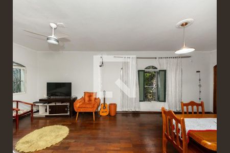 Casa à venda com 3 quartos, 180m² em Vila Mesquita, São Paulo