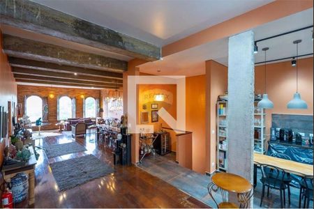 Casa à venda com 3 quartos, 365m² em Jardim Leonor, São Paulo