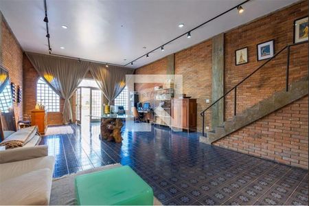 Casa à venda com 3 quartos, 365m² em Jardim Leonor, São Paulo