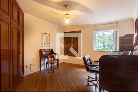 Casa à venda com 3 quartos, 374m² em Jardim Leonor, São Paulo