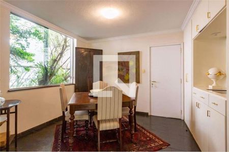 Casa à venda com 3 quartos, 374m² em Jardim Leonor, São Paulo