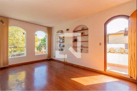Casa à venda com 5 quartos, 405m² em Vila Sonia, São Paulo