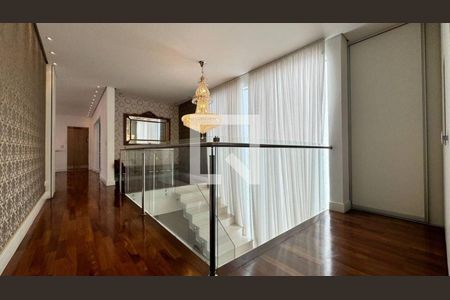 Casa à venda com 4 quartos, 590m² em Água Rasa, São Paulo