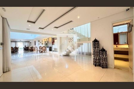 Casa à venda com 4 quartos, 590m² em Água Rasa, São Paulo