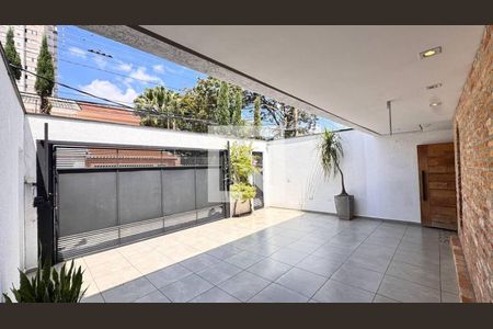 Casa à venda com 4 quartos, 590m² em Água Rasa, São Paulo